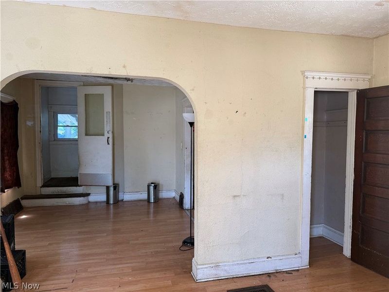 3180 W 105th Street, Cleveland, OH 44111 Photo 2