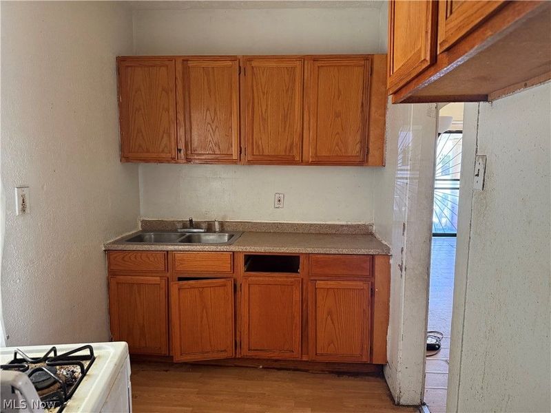 3180 W 105th Street, Cleveland, OH 44111 Photo 4