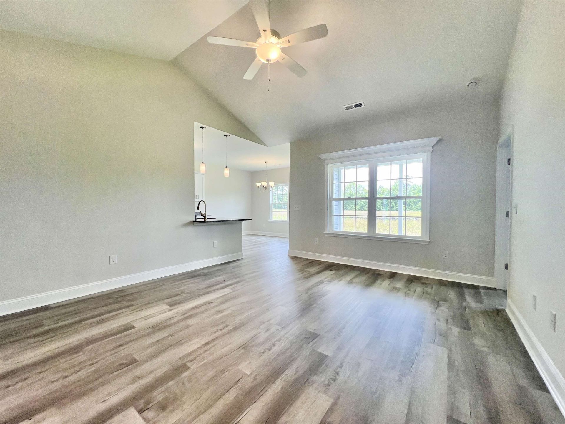 190 Sunshine Rd.  Photo 5