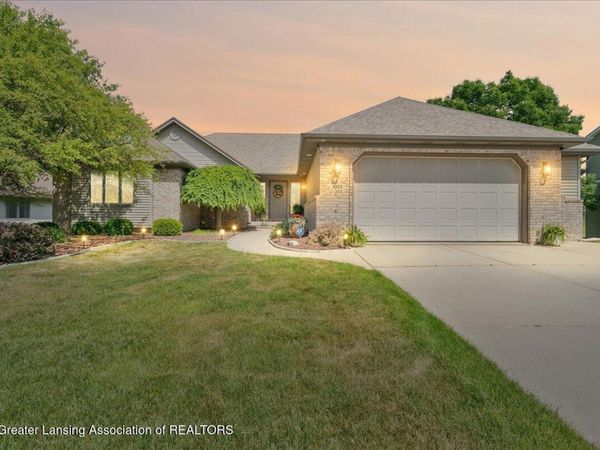 1003 Oneida Woods Trail, Grand Ledge, MI 48837