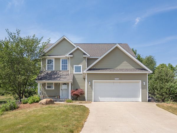 27120 Birmingham Court, Paw Paw, MI 49079