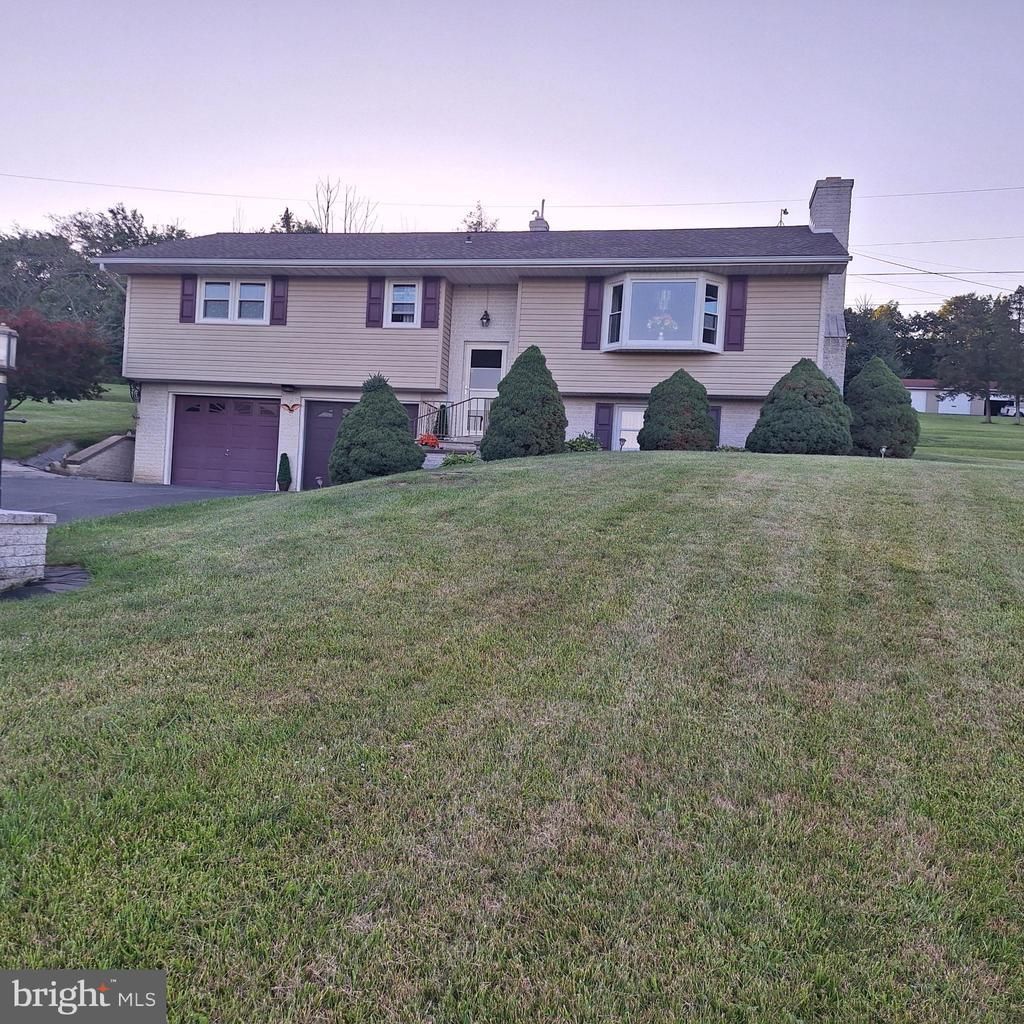5 FORRYS COURT , LEWISBERRY, PA 17339