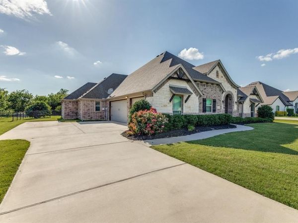 1310 Oliver Creek Drive , Justin, TX 76247