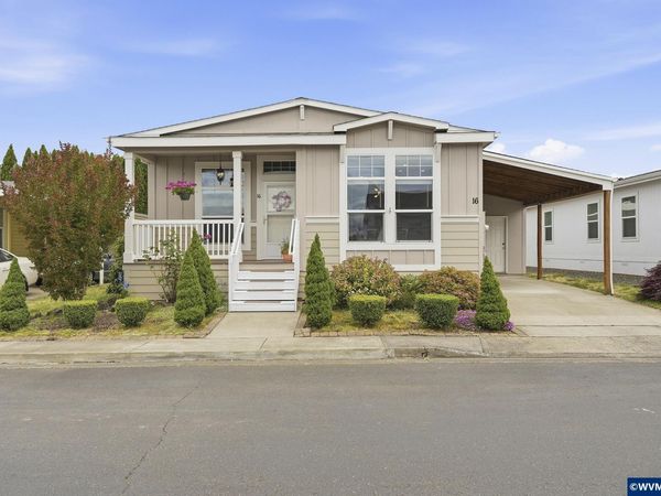 1000 S McKern Ct, Newberg, OR 97132