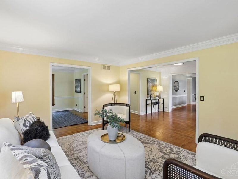 8383 Ellenwoods Drive, Sycamore Township, OH 45249 Photo 6