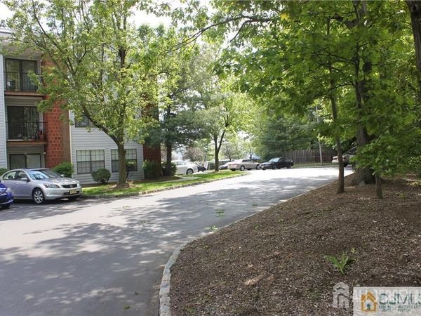 82 Keystone Court, Edison, NJ 08817