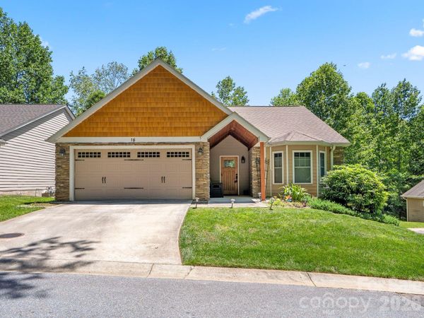 16 Jennlynn Drive, Arden, NC 28704