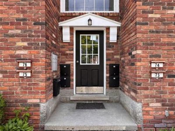 31831 Grand River Avenue, Farmington, MI 48336
