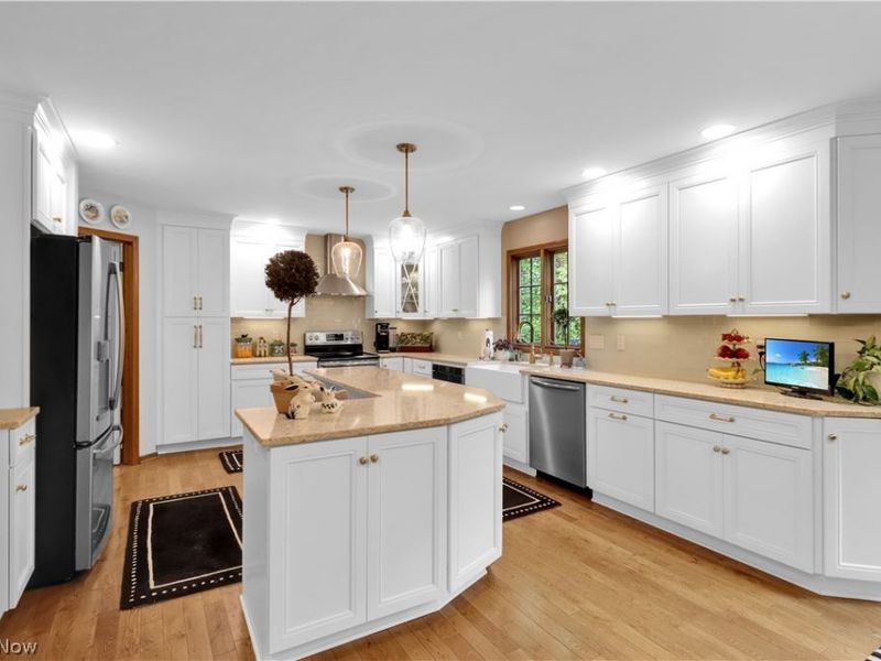 8015 Hansom Place , Mentor, OH 44060 Photo 3