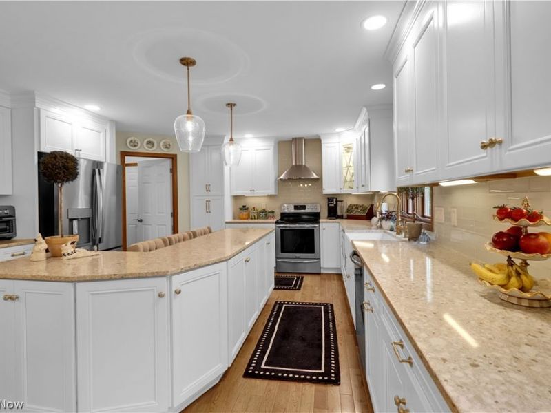 8015 Hansom Place , Mentor, OH 44060 Photo 4