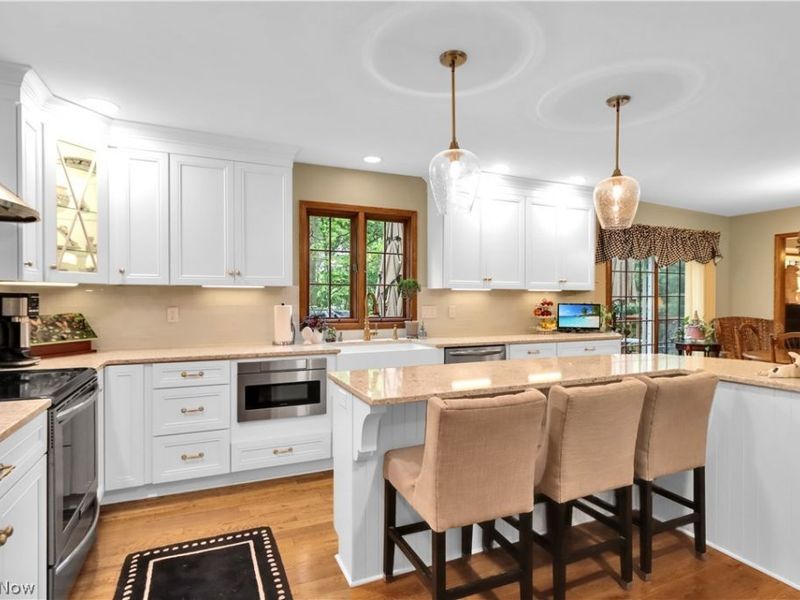 8015 Hansom Place , Mentor, OH 44060 Photo 5