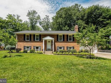 4604 WILLET, ANNANDALE, VA 22003