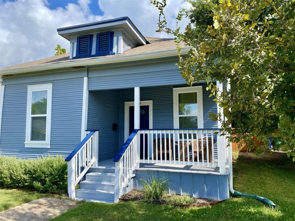 314 W Third ST , Taylor, TX 76574