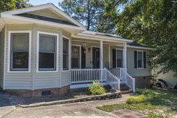 108 Pin Oak Court  photo 4