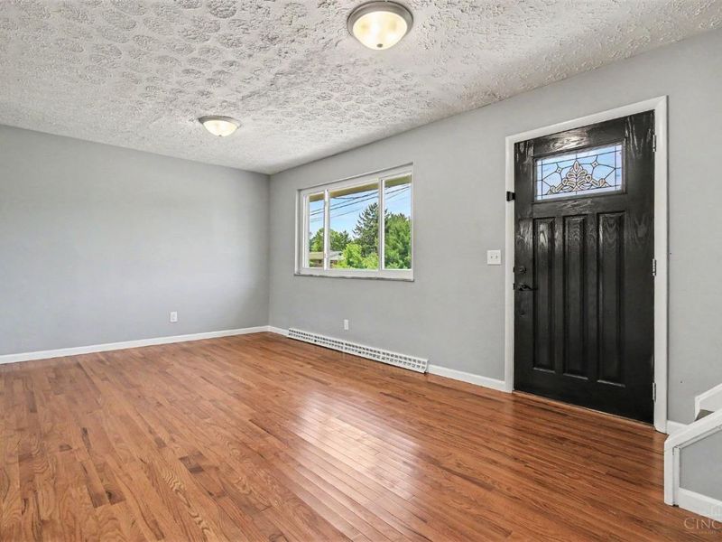6004 Snyder Road, Green Township, OH 45247 Photo 4