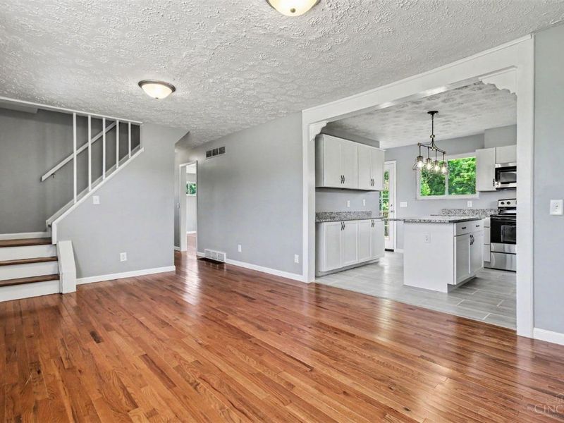 6004 Snyder Road, Green Township, OH 45247 Photo 5