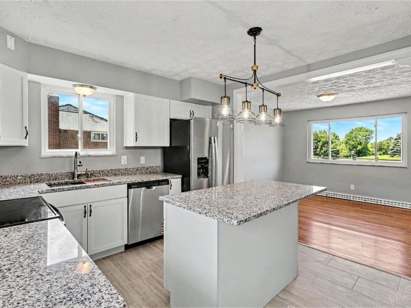 6004 Snyder Road, Green Township, OH 45247 Photo 9