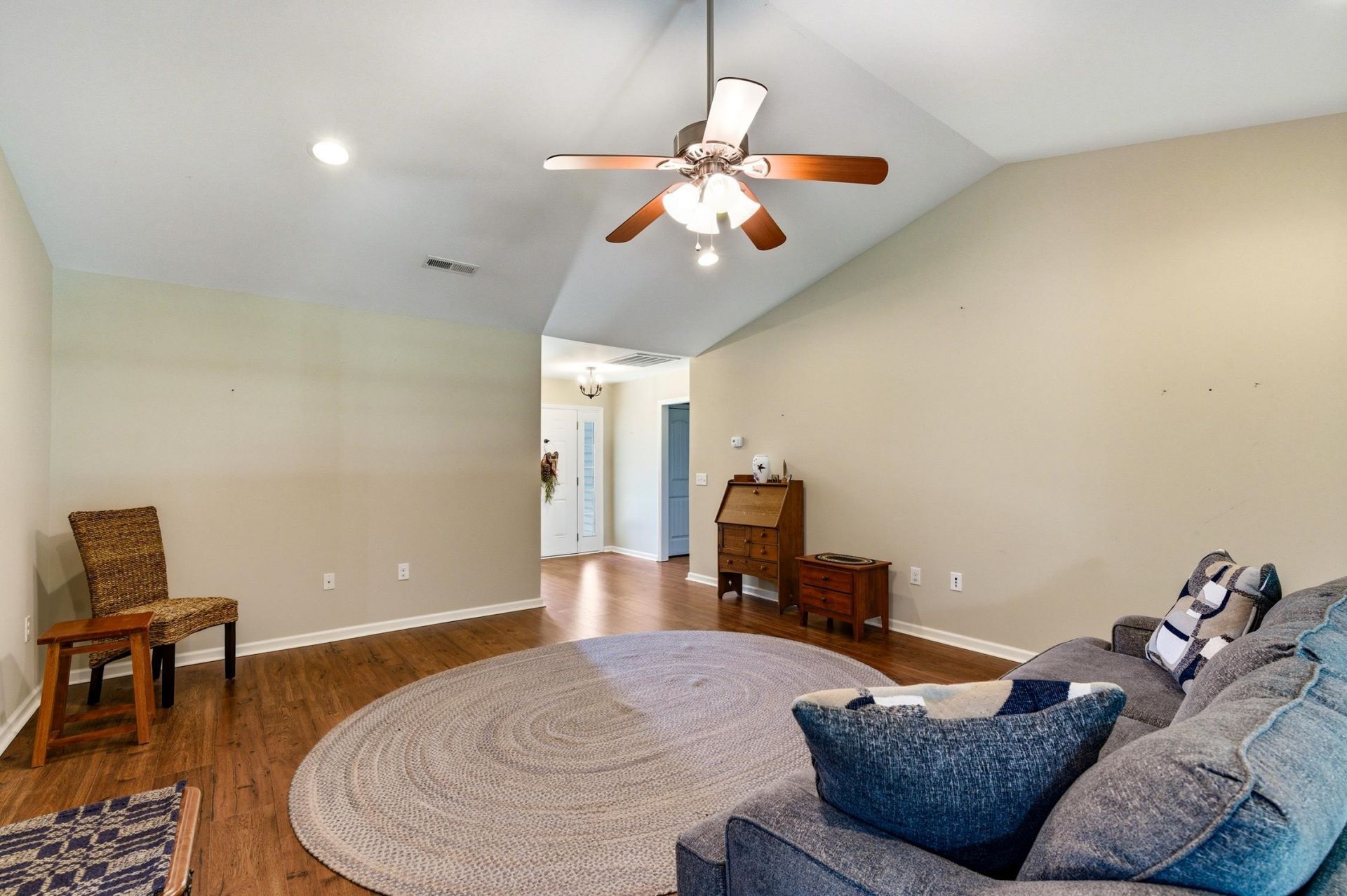 101 Oakey Estates Dr. Photo 20