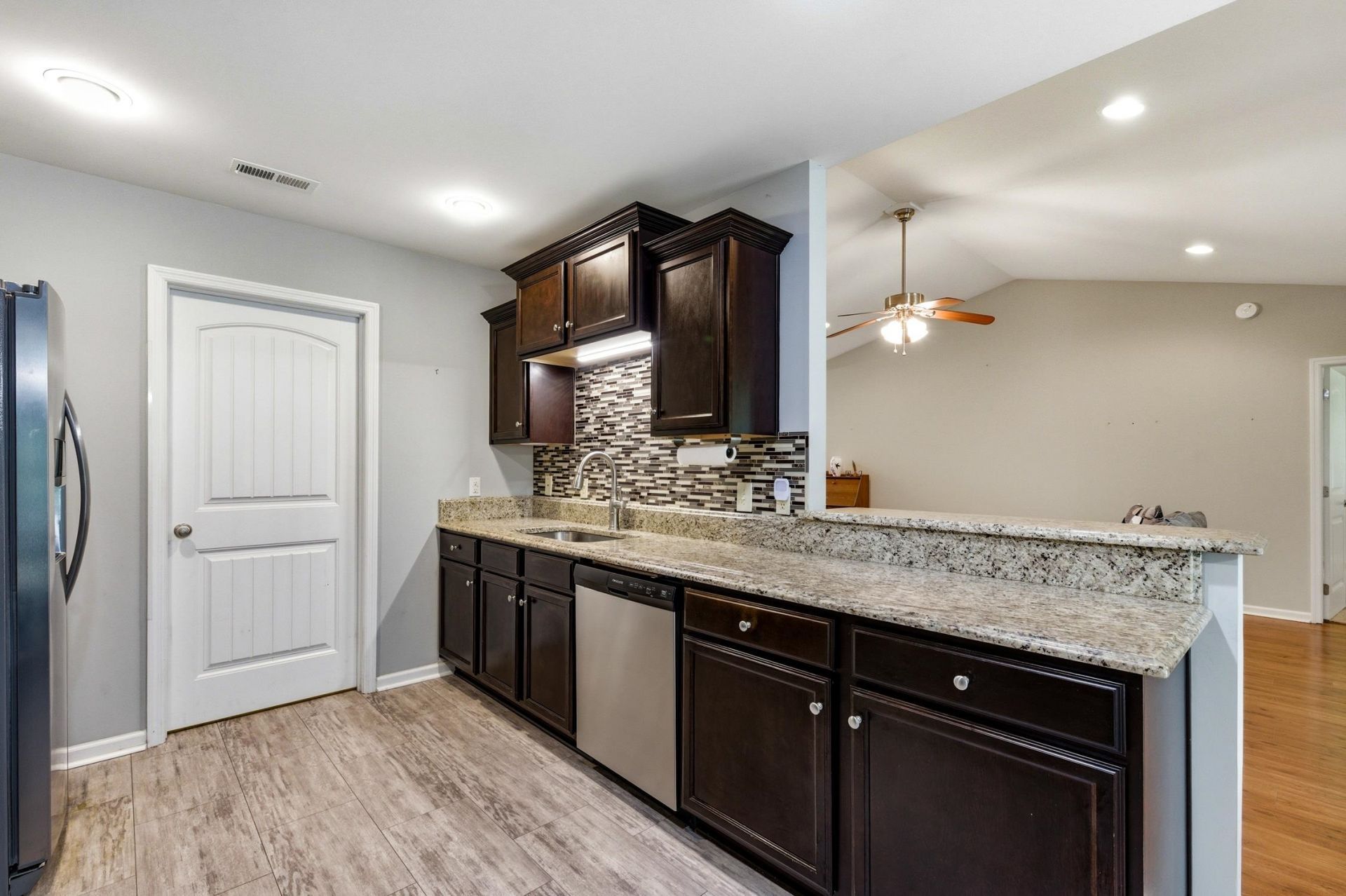 101 Oakey Estates Dr.  Photo 24