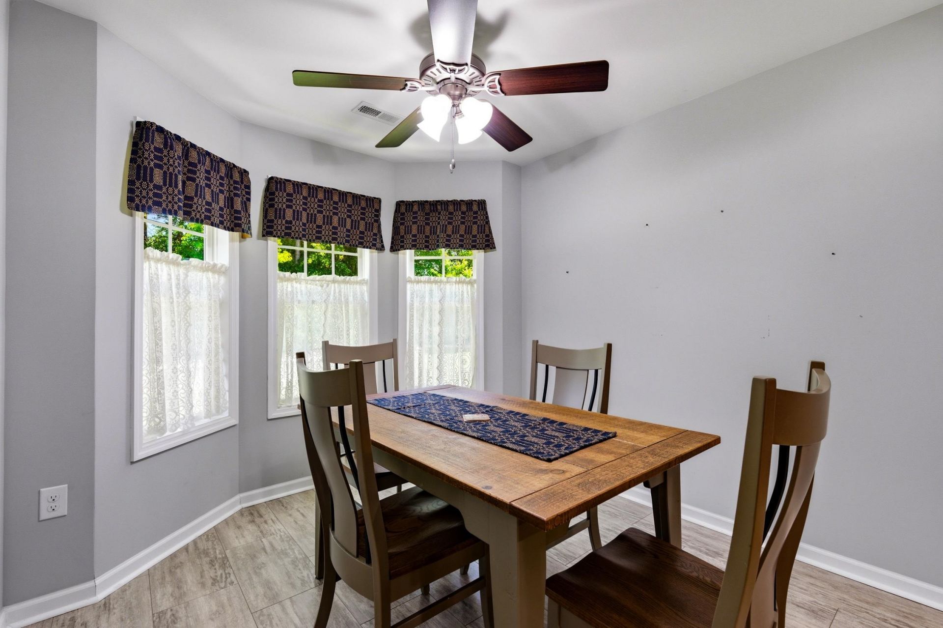 101 Oakey Estates Dr.  Photo 26