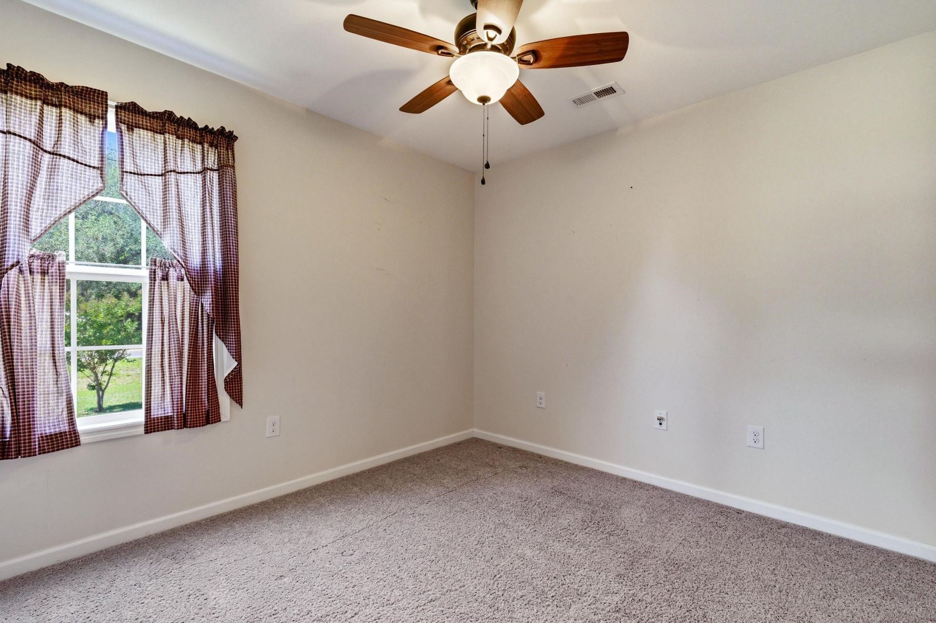 101 Oakey Estates Dr. Photo 29