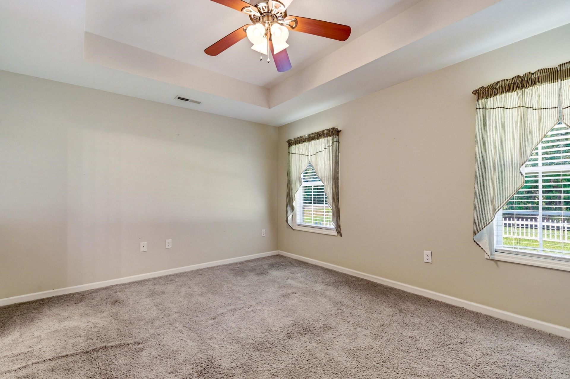 101 Oakey Estates Dr. Photo 31
