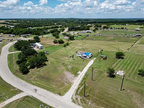 108 Lelon Lane , Springtown, TX 76082
