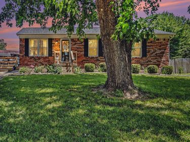 229 Hill N Dell Road, Paris, KY 40361
