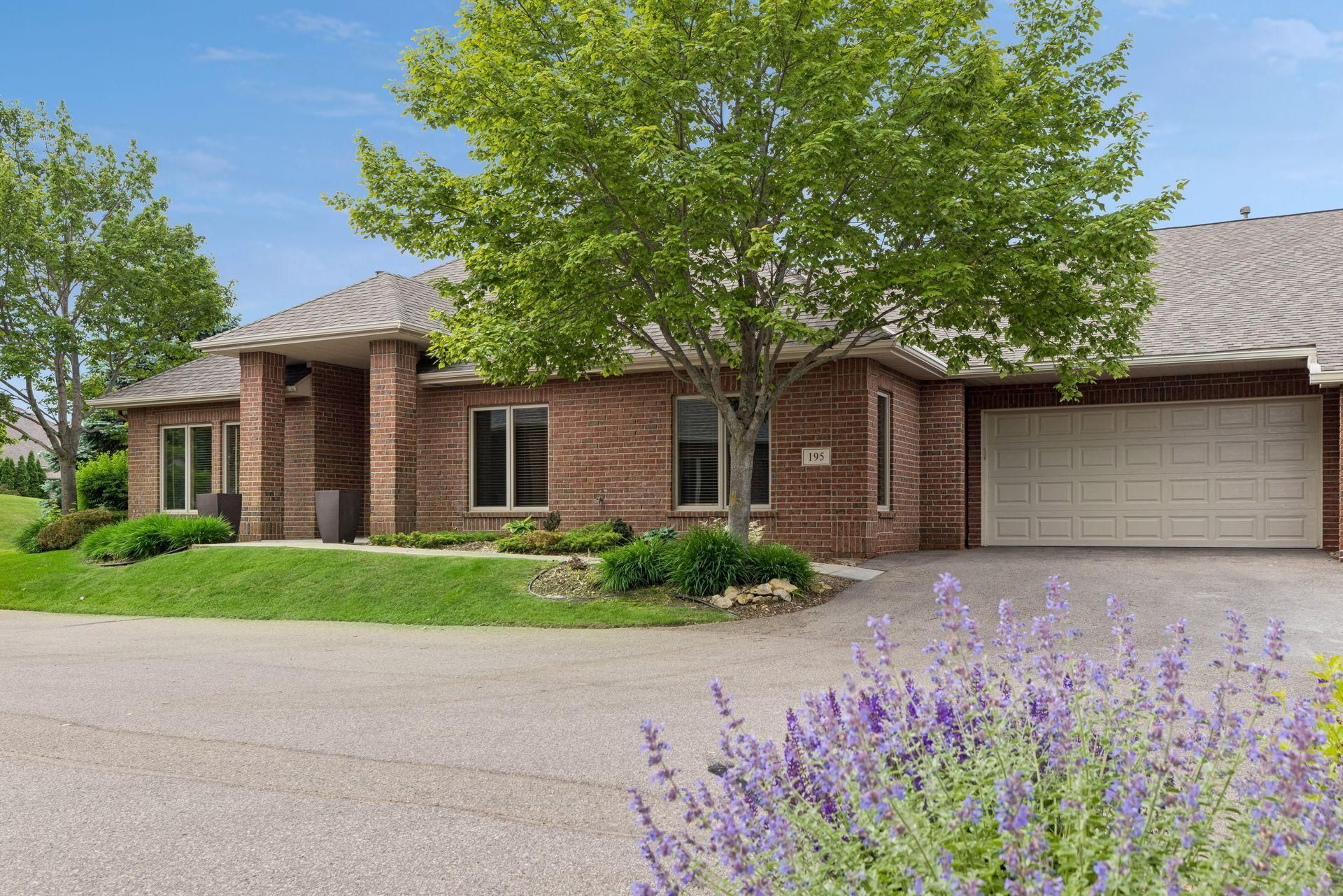 195 W Canyon Drive , Hudson, WI 54016
