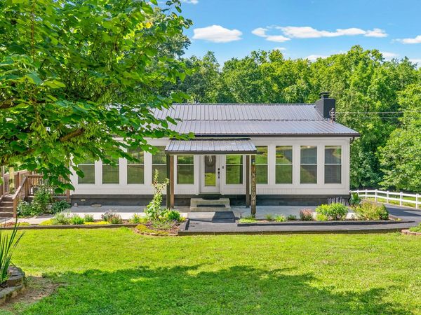 324 Bayview Drive , Bumpus Mills, TN 37028