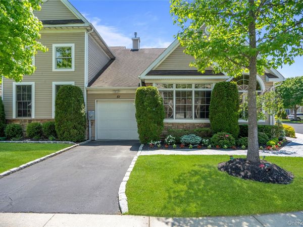 51 Eagle Circle , Bohemia, NY 11716