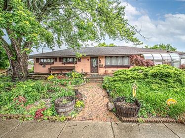 4817 Nelapark Drive, Dayton, OH 45424