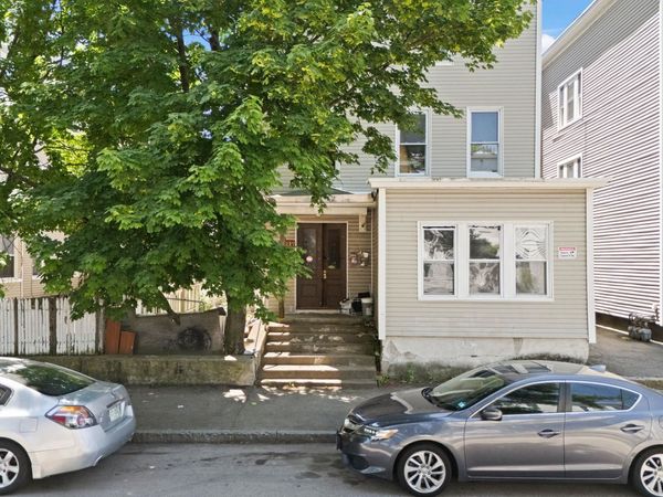 217 Spruce Street, Manchester, NH 03103