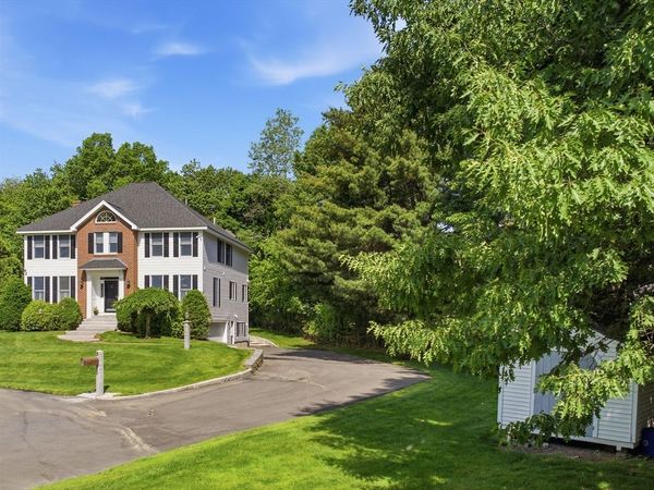 35 Harmony Ln, Methuen, MA 01844