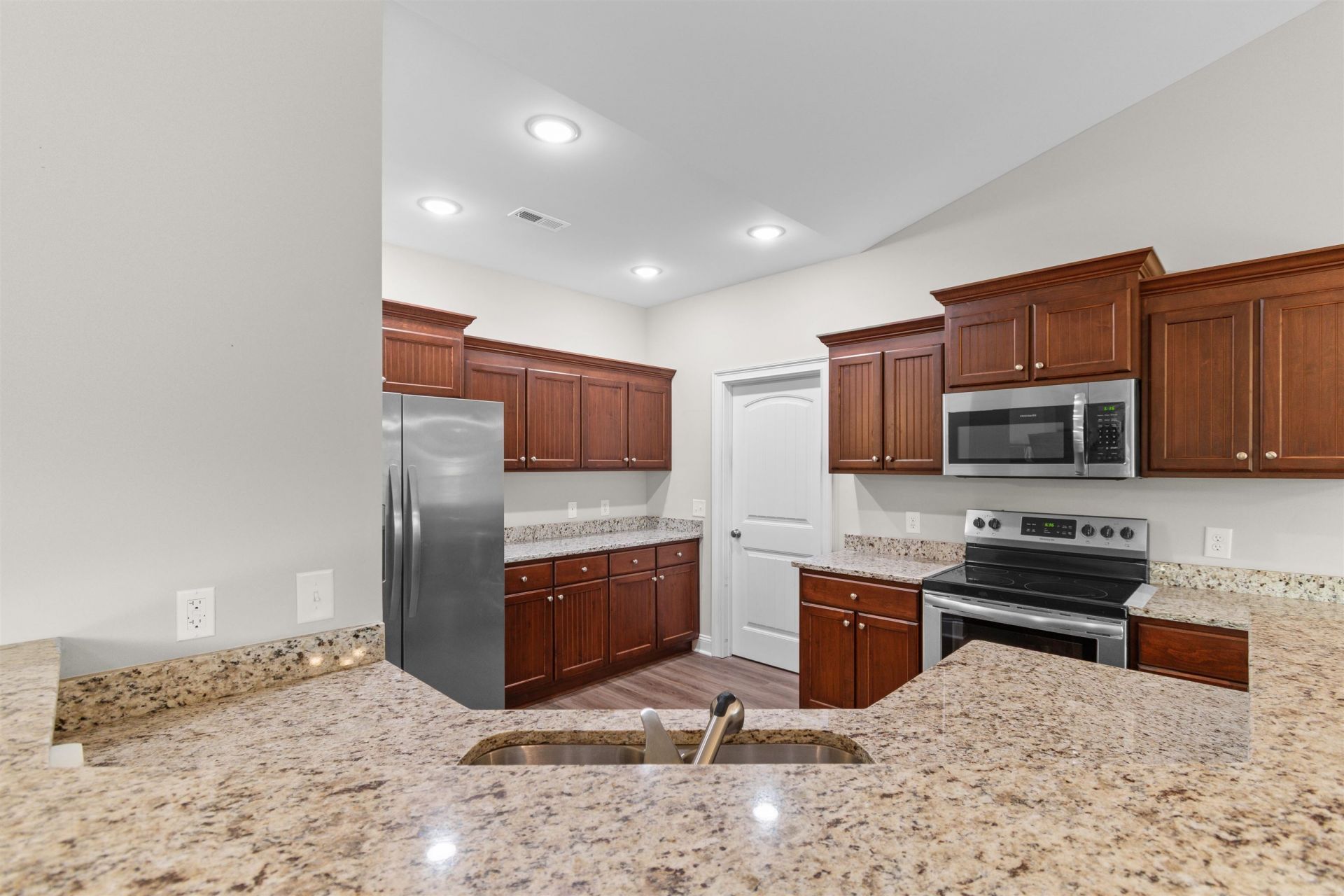 1332 Highway 319  Photo 5