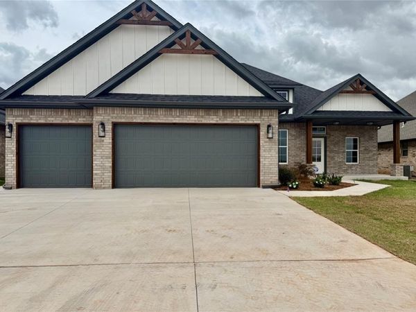 10500 SW 50th Street, Mustang, OK 73064