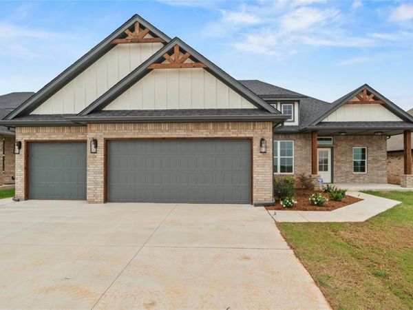 10500 SW 50th Street, Mustang, OK 73064