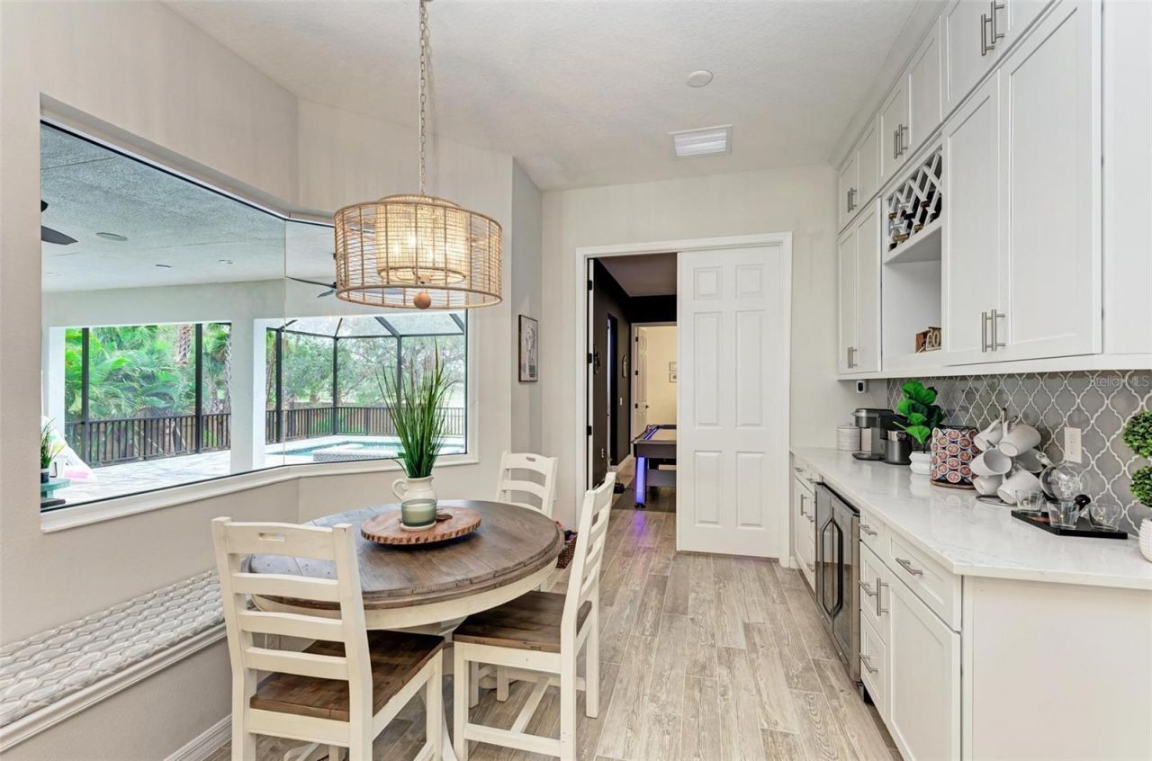 8211 37th Avenue Circle W, Bradenton, FL 34209 Photo