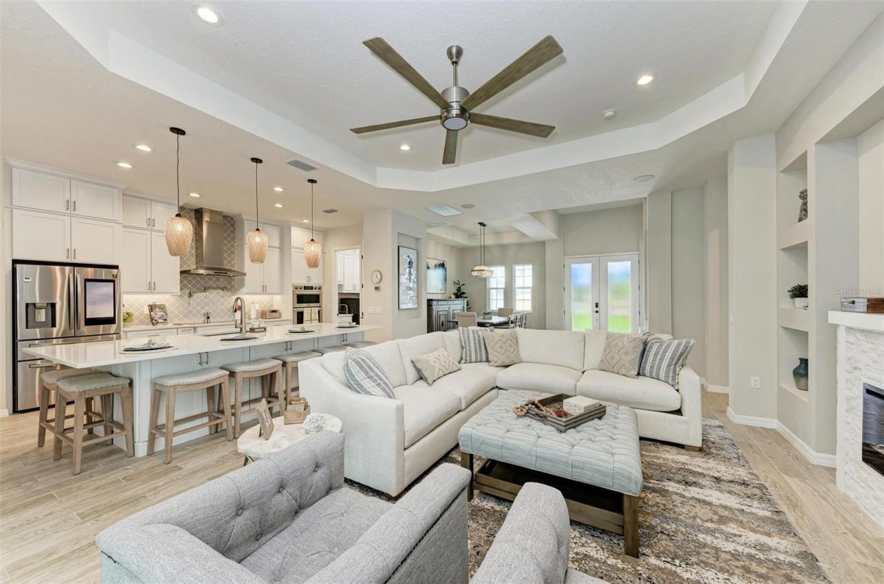 8211 37th Avenue Circle W, Bradenton, FL 34209 Photo