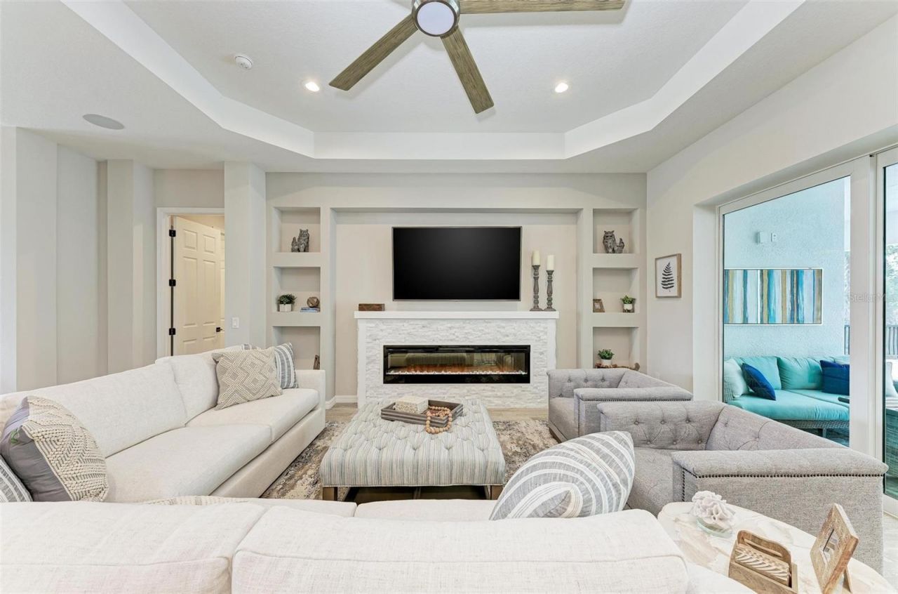 8211 37th Avenue Circle W, Bradenton, FL 34209 Photo