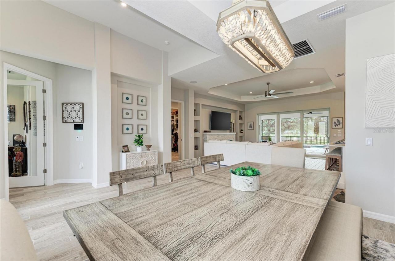 8211 37th Avenue Circle W, Bradenton, FL 34209 Photo