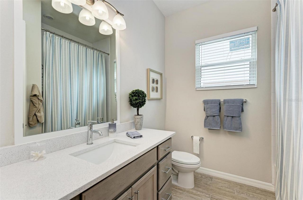 8211 37th Avenue Circle W, Bradenton, FL 34209 Photo