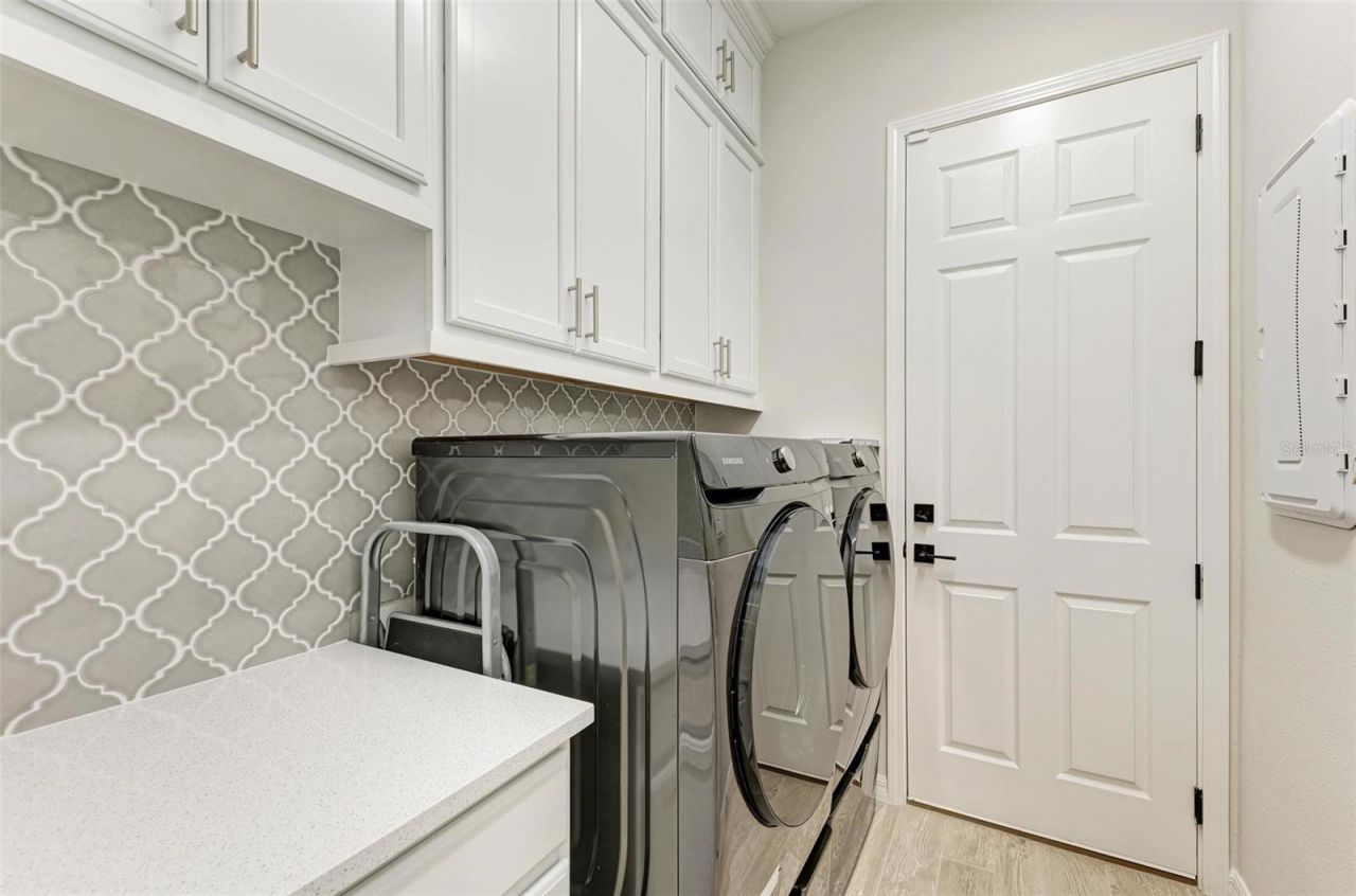 8211 37th Avenue Circle W, Bradenton, FL 34209 Photo