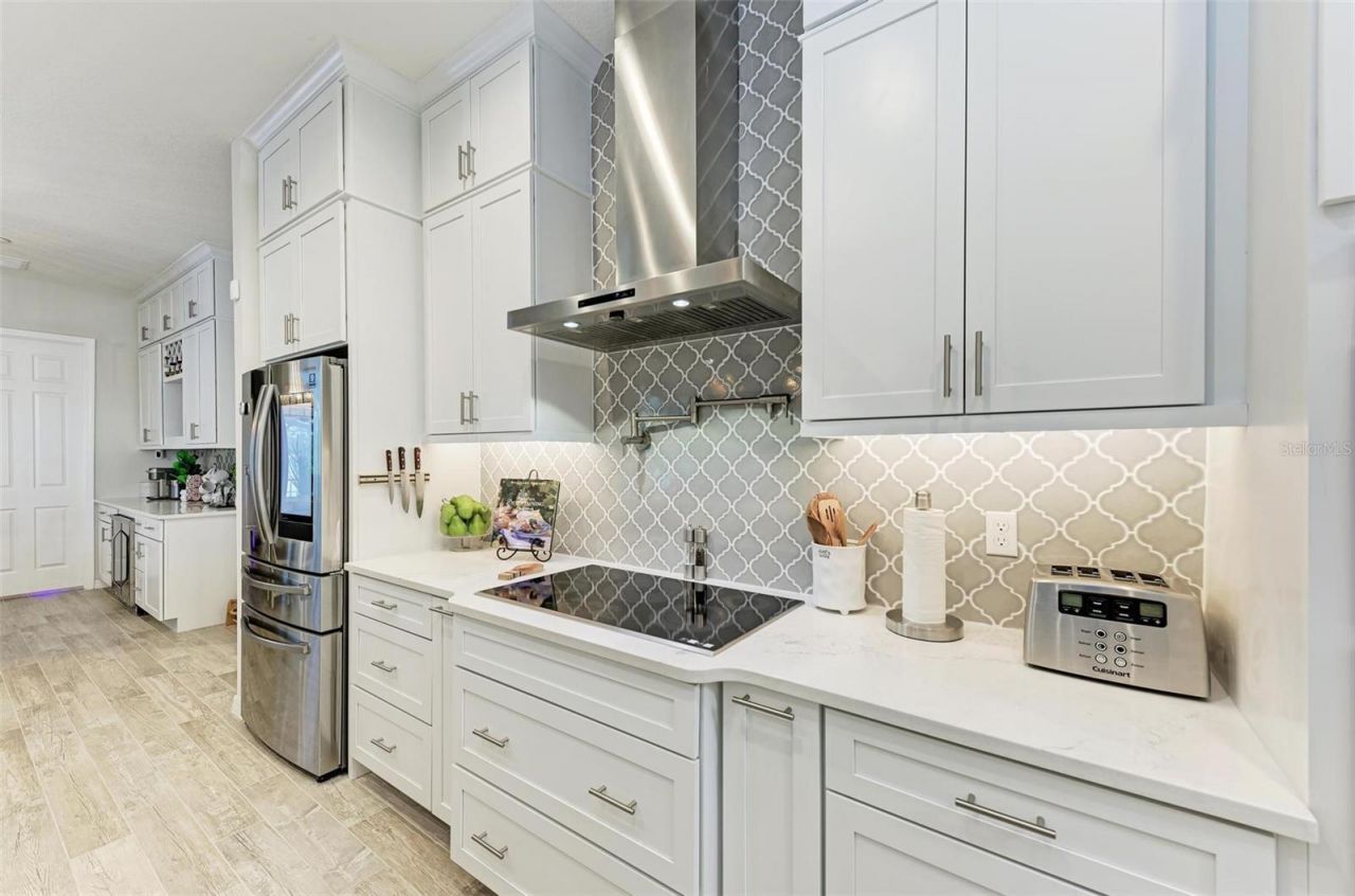 8211 37th Avenue Circle W, Bradenton, FL 34209 Photo