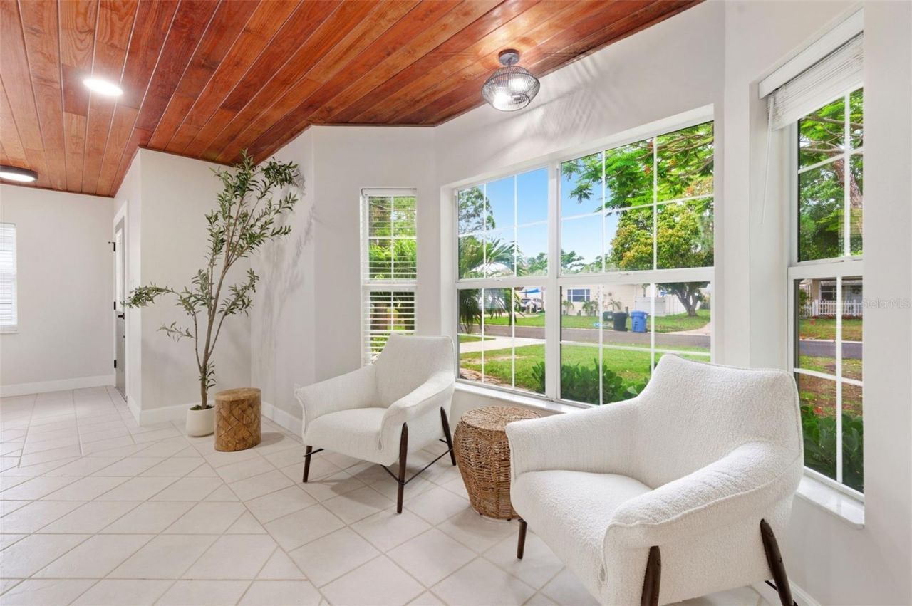 1533 Suffolk Street N, Saint Petersburg, FL 33710 Photo