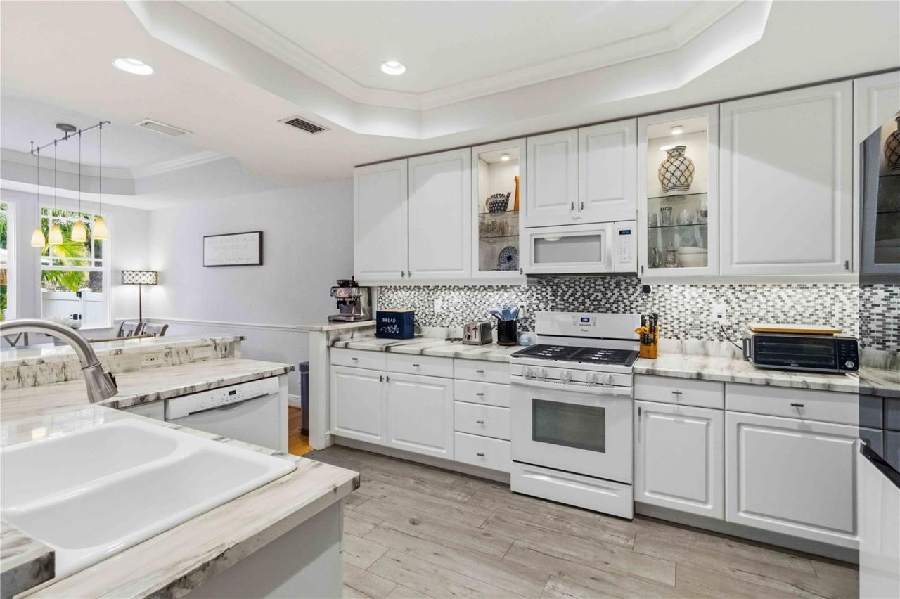 2869 Bayshore Trails Drive, Tampa, FL 33611 Photo