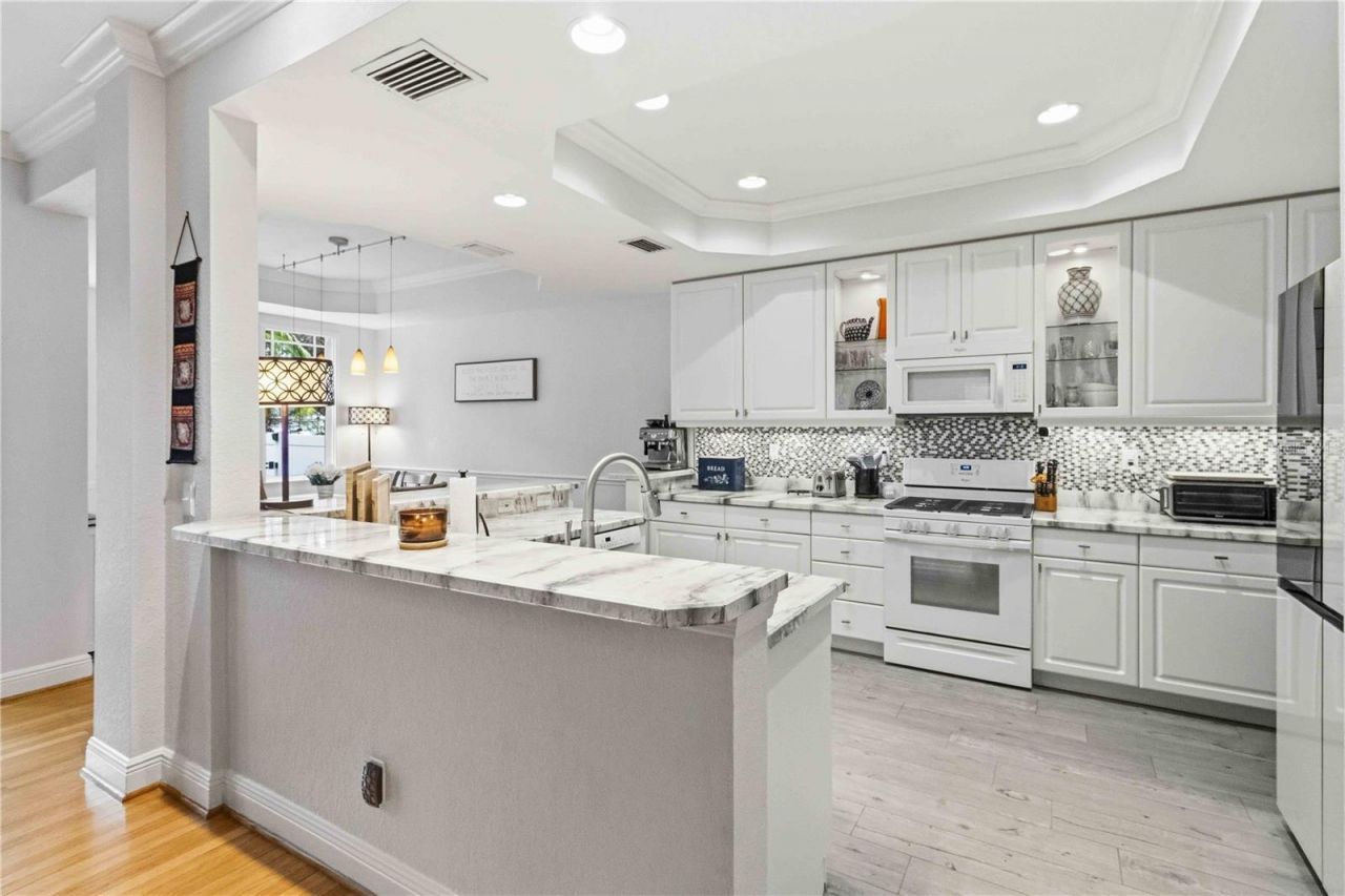 2869 Bayshore Trails Drive, Tampa, FL 33611 Photo