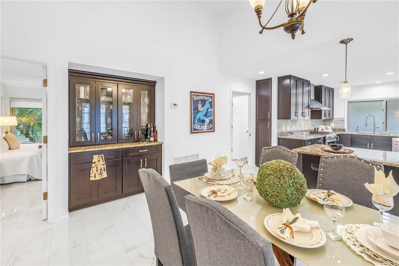 767 Caya Costa Court Ne, Saint Petersburg, FL 33702 Photo