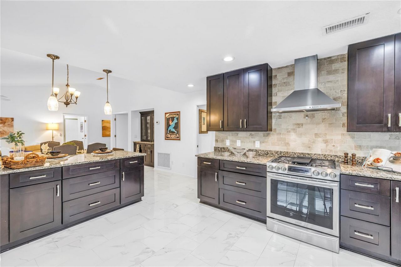 767 Caya Costa Court Ne, Saint Petersburg, FL 33702 Photo
