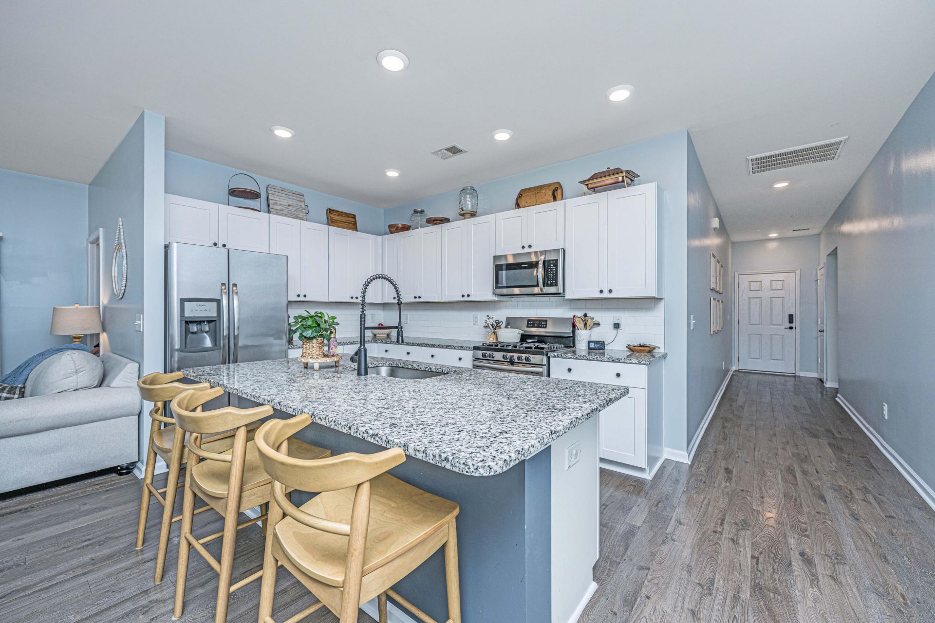 437 Spanish Wells Road Photo 4